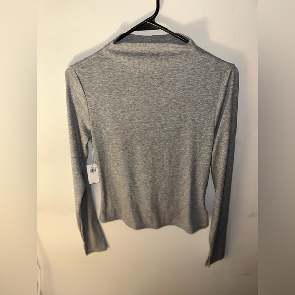 Old Navy Ultralite Go-Dry Long Sleeve Lightweight Top Size small NWT - Picture 6 of 11